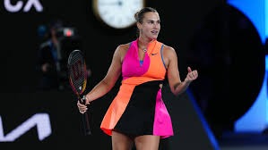 美媒预测本赛季入选全明星概率：里夫斯73%，詹姆斯69%